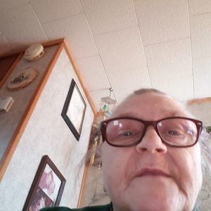 Meet your Posher, Evelyn